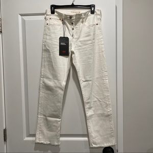 Levi’s White Wedgie Straight Fit Jeans
